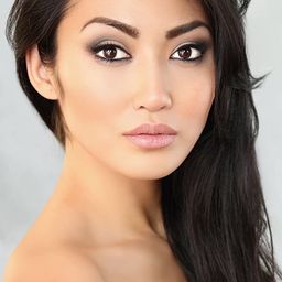 Chasty Ballesteros 飾演 Lorelei Liu