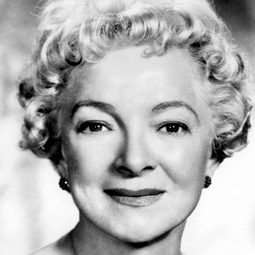 Helen Hayes - 國際機場演員 飾演Ada Quonsett