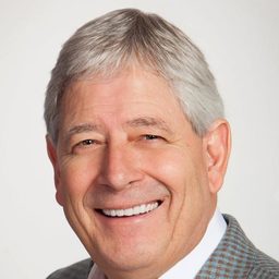 Gary Greene 飾演 Male Guest