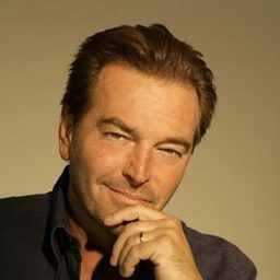 Sebastiano Somma 飾演 