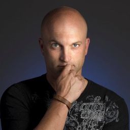 Curt Willis 飾演 Detective Klein