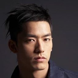 李龍宇 飾演 Suk-Won