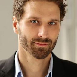 Grayson Powell 飾演 Brendan