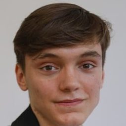 Félix-Antoine Bénard 飾演 Paul