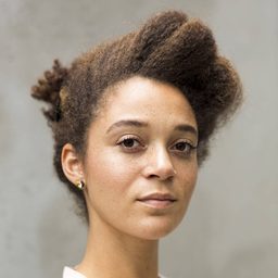 潔德·歐利柏 - 游過青春海演員 飾演Rosanne van Nierop