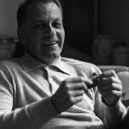 François Chalais 飾演 Self (archive footage)