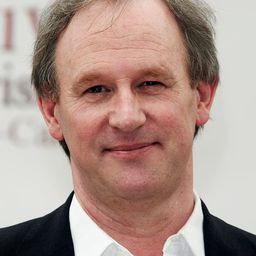Peter Davison 飾演 Himself