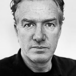 Mick Harvey 飾演 Self