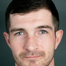 Neil Leiper 飾演 Fido