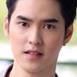 Navapaibool Sukwutthinanons 飾演 Tod