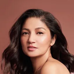 雅優·阿吉拉 - 100 Songs for Stella演員 飾演Sandra