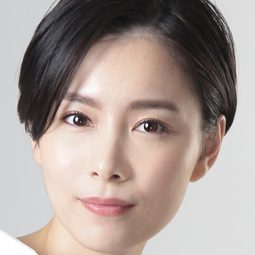 冴輝 ちはや 飾演 Raphael (voice)