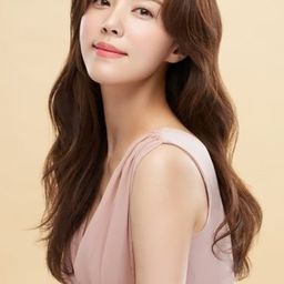 鄭詩雅 飾演 Yeong-eun