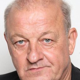 Leonard Lansink - Heart Over Head演員 飾演Wolfgang Gebhard