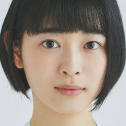 河村花 - うちの弟どもがすみません演員 飾演Mone Sawaki