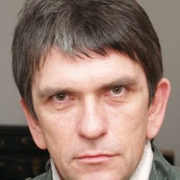 Mike Joyce 飾演 Self