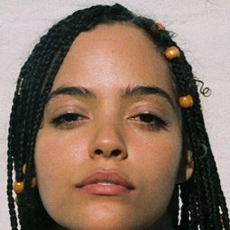 昆塔莎斯溫德爾 飾演 Cyclone / Maxine Hunkel