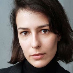 Tatyana Sarukhanova 飾演 