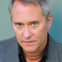 Victor Warren - 保姆的黑皮書演員 飾演Arthur