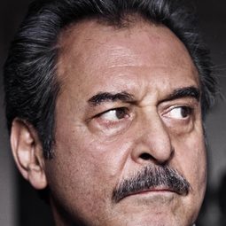 Ennio Fantastichini 飾演 Giuseppe De André