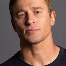 泰勒·雅各·摩爾 飾演 Ben