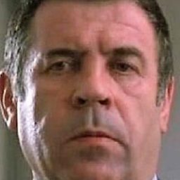 Fredy Ripers 飾演 Cabo