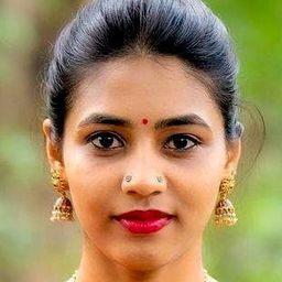 薩普妲米高達 飾演 Leela