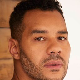 Michael Klammer 飾演 Kilian