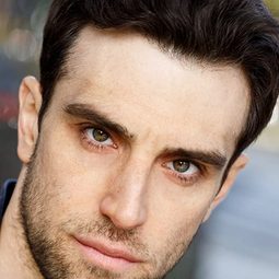 邁克爾西羅 - 布裡斯堡演員 飾演Sergeant Morrison