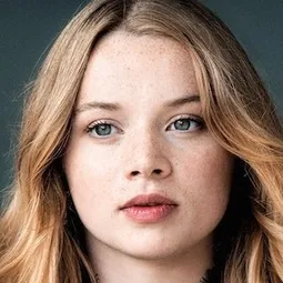 露娜·韋德勒 飾演 Marianne Oellers