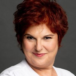 Teté Delgado - 呂西斯特拉忒演員 飾演Mirrina (as Tete Delgado)