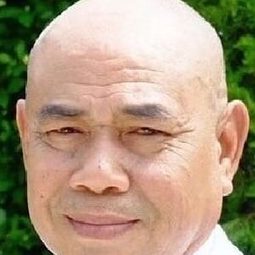 普昂卡瓦帕塞特 飾演 Father Pang