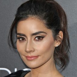 寶拉·努涅斯 飾演 Rita