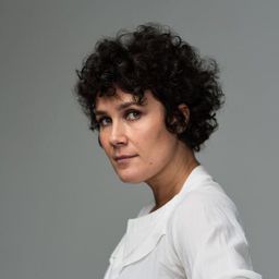 Minttu Mustakallio 飾演 Essie (voice)