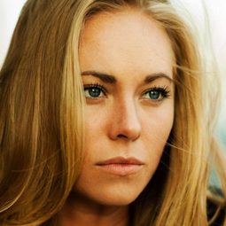 Danielle C. Ryan 飾演 Demon Cornelia