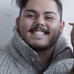 Andrés Márquez 飾演 Marcos