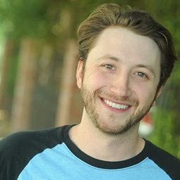 PJ McCabe - 驚弓之島演員 飾演Gerry