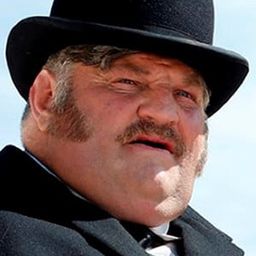 Didier Després 飾演 Alfred Machin