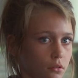 Ann-Sofie Kylin 飾演 Annika