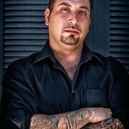 Jayvo Scott 飾演 Joe