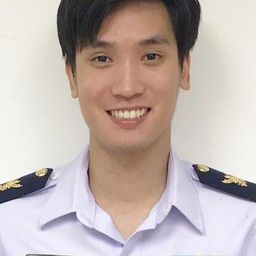 Suraphat Kirivichien 飾演 Arm