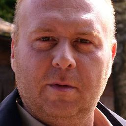 Gilles Soeder 飾演 Le chauffeur 2