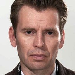 Kyrre Hellum 飾演 Snerk