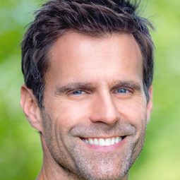 卡麥隆·馬提森 - My Gal Sunday演員 飾演Henry Parker