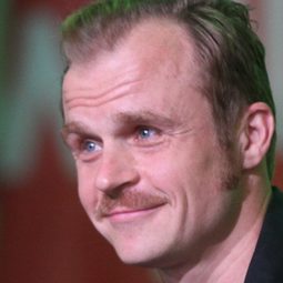 皮歐特·羅古奇 - 黑幫上位記演員 飾演Marian