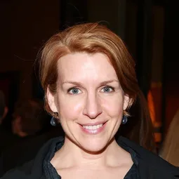 Susan Blackwell - 珍愛姐妹情演員 飾演Woman on Train