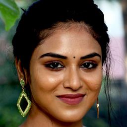 Indhuja Ravichandran 飾演 Viji