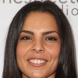 莎拉·蒙提茲 飾演 Nurse Parker