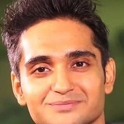 Anant Vidhaat Sharma 飾演 Sunny Katyal