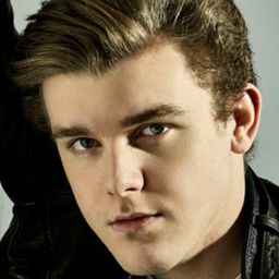 Sean Ryan Fox 飾演 Boy on Date / Battle Rapper